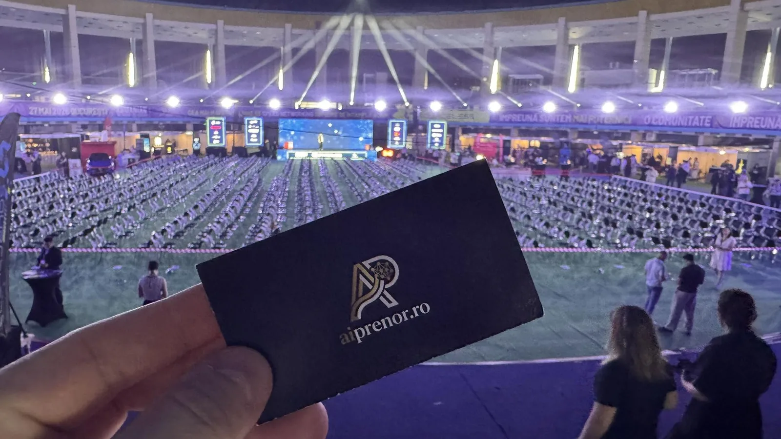 Carte de vizită AIprenor la un eveniment cu mii de participanți